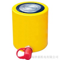 液壓千斤頂，高強度復位彈簧，方便安裝固定