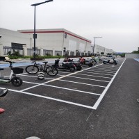 蘇州滸墅關鎮畫黃顏色非機動車位、白色電動車位線、工廠停車區標線